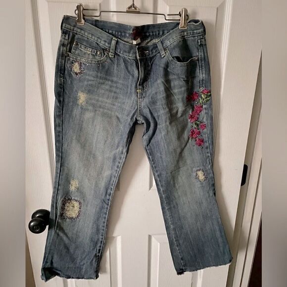 Lilu  distressed/embroidered jeans boho women’s size 9 - Picture 1 of 6